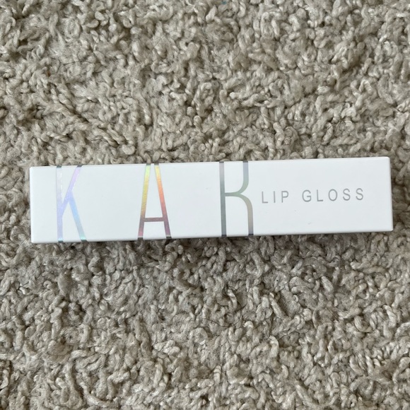 KAB Lip Gloss in Tangled - Picture 4 of 9